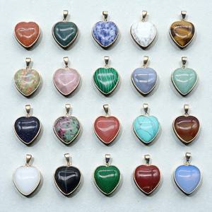 Pendentif en argent sterling 925 avec pierre arc-en-ciel en forme de cœur de 14 mm — Breloque en pierre précieuse violette facettée, bijou pierre de naissance pour colliers DIY - Product Image 3