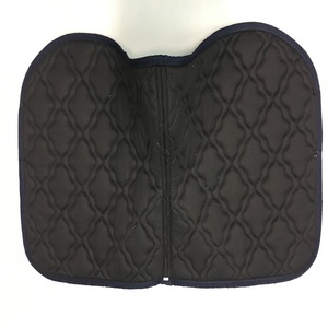 Tapis de selle de dressage blanc avec bordure marron, coque en coton matelassé, doublure en polaire, pour l'équitation, fabriqué par le fabricant Riding House, Kanpur, Inde - Product Image 3