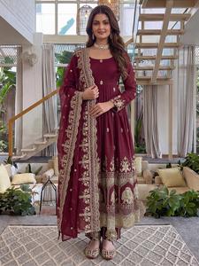 Latest Women <b>Wedding</b> Wear Latest Designer Collections for Women Wear <b>Clothes</b> Traditional Wear <b>Pakistani</b> Salwar Kameez Suit - Product Image 3