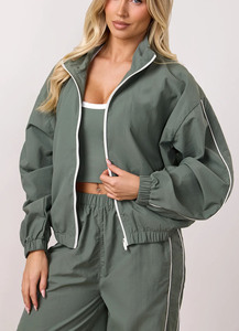 Nouvelle Collection : Ensemble de Survêtement Léger pour Femme avec Veste Zippée Intégrale et Joggers, Logo Personnalisé et Passepoil Contrastant - Product Image 5
