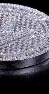 Colgante Clásico de Moissanita con Corte Brillante y Baguette en Plata 925 con Engaste de Canal, Unisex, para Uso Diario, Forma Redonda - Product Image 2