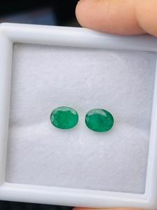 Par de Esmeraldas Naturales de Zambia, Corte Ovalado, 2.93 Quilates, Calidad AAA, Color Verde, Certificado IGI, Lustre Excelente, Corte y Pulido Perfectos, Joyería - Product Image 5