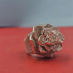 Bague Fleur en Grappe Plaqué Or Rose et Rhodium pour Femme et Unisexe, Bijou de Fiançailles, Mariage, Fête, Sertie de Griffes en Argent Sterling 925 - Product Image 3