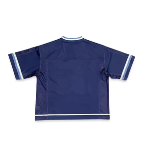 Camiseta de algodón 100% de calidad premium para hombre, estilo streetwear con hombros caídos, corte holgado y malla tipo jersey de fútbol americano. - Product Image 3