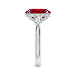 Anillo de Compromiso de Oro Sólido de 14K con Rubí Ovalado y Diamante en Forma de Pera Lateral, Joyería Fina Hecha a Mano y Personalizada para Boda - Product Image 4