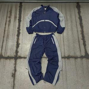 Ensemble veste coupe-vent légère en nylon et pantalon de survêtement grande taille personnalisé, style streetwear, en polyester - Product Image 3