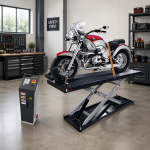 Plataforma Elevadora Hidráulica de Tijera PEAK de Un Cilindro para Motocicletas, 3 Toneladas, Altura Ajustable de 25-72.8 Pulgadas, Construcción de Acero Negro, Modelo CE - Product Image 1