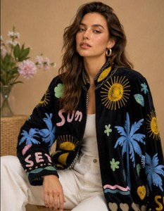 Chaqueta de Terciopelo Bordada Estilo Suzani, Diseño Boho con Palmeras y Sol, Abrigo Multicolor con Estampado Floral y Corazones, Ropa Étnica - Product Image 4