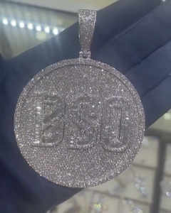 Colgante Redondo Personalizado con Letra, Plata de Ley 925, Moissanita VVS, Corte Baguette, Diamante, Joyería de Lujo Estilo Hip Hop para Uso Unisex - Product Image 2