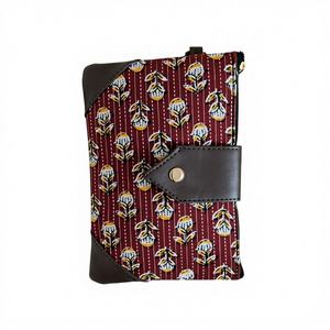 Portefeuille en tissu de coton fait main, motif imprimé au tampon, portefeuille pour femmes, fabriqué sur mesure pour un usage décontracté et festif - Product Image 1