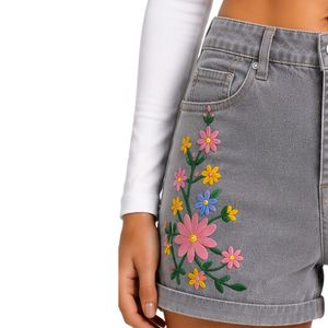 Shorts en jean gris taille haute pour femme avec broderie florale colorée, décontractés, pour l'été, personnalisables OEM ODM, vêtements de mode - Product Image 3
