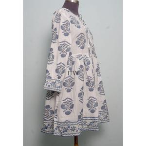 Vestido mini hecho a mano con estampado floral para mujer, manga 3/4, cuello alto, abotonado, cintura alta, estilo flare, vestido de verano con borde. - Product Image 2