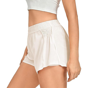 Shorts de sport pour femmes à taille haute élastique blanc perle, fluides, respirants, à séchage rapide, en polyester, pour la course et l'entraînement - Product Image 2