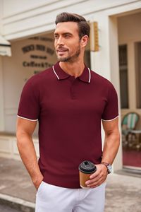 Polo de Manga Corta Color Granate para Hombre, Tejido de Algodón, Diseño Casual y Transpirable con Ribete Blanco en Cuello y Puños - Product Image 4