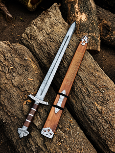 Épée viking en acier damas forgé à la main avec fourreau en bois, design antique plaqué argent, objet de collection artistique - Product Image 5