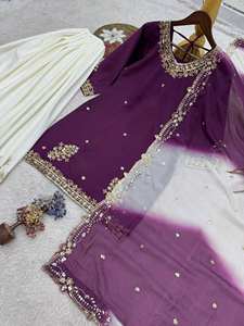 Ensemble Kurti en crêpe français naturel de qualité supérieure avec broderie de sequins de 5 mm et dupatta en organza à imprimé numérique - Product Image 4