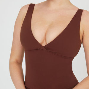 Soutien-gorge de sport sans couture à bretelles spaghetti et col en V profond pour femme, maintien moyen, couleur unie, idéal pour le yoga et le fitness - Product Image 4