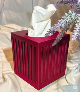 Caja Decorativa Cuadrada para Pañuelos de Papel, Diseño Vertical con Listones, Acabado Rojo Intenso, Perfecta para Decorar Estudios, Restaurantes y Eventos - Product Image 1