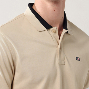 Camisa Elegante y Sofisticada para Hombre, Color Caqui Blanco Sólido, Manga Corta, Cuello de Punto Acanalado, Solapa Bordada, 100% Algodón - Product Image 5