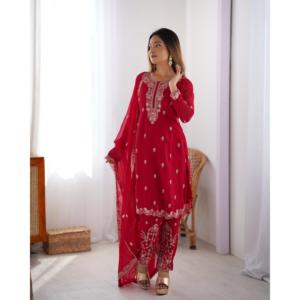 Ensemble haut, bas et dupatta de soirée à manches longues, de créateur, avec broderie. - Product Image 3