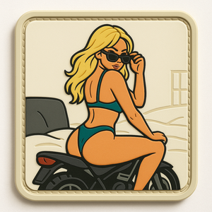 Patch de conception personnalisée en caoutchouc PVC Biker Girl pour vestes, chapeaux et sacs-forme carrée ou ronde disponible - Product Image 3