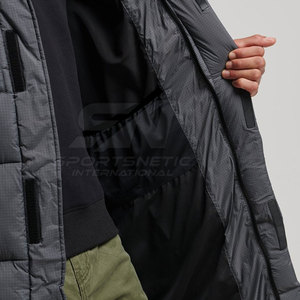 Abrigo largo moderno y ligero con diseño de longitud extendida y tacto acogedor para la temporada de invierno. - Product Image 6