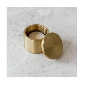 Bougie d'aromathérapie brillante dans un pot en métal avec couvercle disponible - Product Image 1