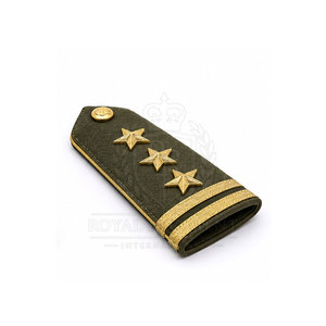 Insignes de grade personnalisés avec motifs artistiques modernes, matériaux de qualité et fixation facile pour uniformes, vêtements et accessoires - Product Image 3