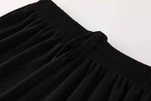 Ensemble de survêtements de sport coupe-vent pour hommes, collection automne, vente en gros, personnalisable avec LOGO, t-shirt et short, pour la gym, la course et l'entraînement - Product Image 4