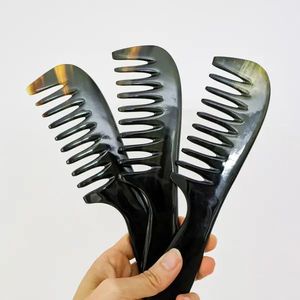 Peine de Cuerno de Búfalo Ecológico Hecho a Mano con Dientes Suaves, Desenreda Suavemente, Previene las Puntas Abiertas, Duradero, Regalo Artesanal Natural - Product Image 6
