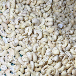 Hot Sale Cashew Wholesale W180 Vietnam Cashew <b>Nut</b> <b>Kernels</b> Grade Ww320 Santigo Cashew Vietnam Private Label Packaging Available - Product Image 1