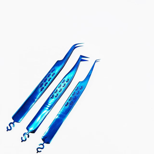 Pince à épiler professionnelle en acier inoxydable durable, anti-magnétique, courbée à 45 degrés, pour volume russe, couleur bleu plasma - Product Image 1