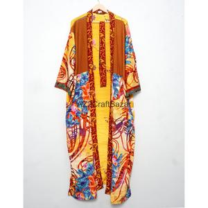 Robe de nuit kimono vintage de luxe pour femmes indiennes, faite à la main, en patchwork, 100% soie, col en V, fermeture à cordon, longueur intégrale, manches longues - Product Image 2