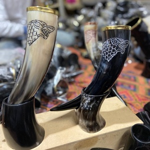 Elegante Taza de Cuerno de Búfalo Orgánico Auténtico con Temática de Amor, Grabado, para Cerveza/Vino/Hidromiel/Ale, Hecha a Mano, Duradera, Ecológica y Pulida - Product Image 3