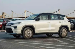 รถยนต์ TOYOTA URBAN CRUISER ปี 2025 ใหม่เอี่ยม 0 กม. 5 ที่นั่ง เครื่องยนต์ 4 สูบ 199 แรงม้า เกียร์อัตโนมัติ - Product Image 3