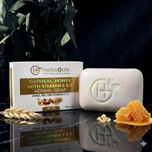 Jabón Artesanal de Avena Natural con Miel, Vitaminas E y C, para una Piel Suave y Tersa con Beneficios Herbales Nutritivos - Product Image 6