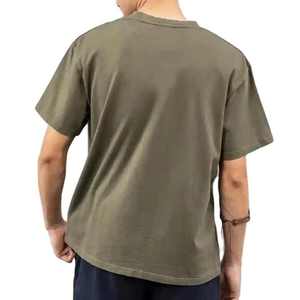 เสื้อยืดผู้ชายไซส์ใหญ่พิมพ์ลายสกรีนด้านหน้าแบบขายส่ง เป็นมิตรกับสิ่งแวดล้อม ผ้าฝ้าย 100% ซักกรด สีดำ พิมพ์ลายแถบ - Product Image 3