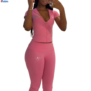 Conjuntos de Mujer Personalizados con Logotipo de Diamantes de Imitación, Ropa Casual de Calle, Chaqueta de Manga Corta de Algodón y Pantalones Capri, Conjunto de 2 Piezas - Product Image 2