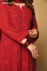 Hermoso y elegante traje sharara de georgette con bordado de lentejuelas y dupatta, completamente cosido, de proveedor de la India. - Product Image 4