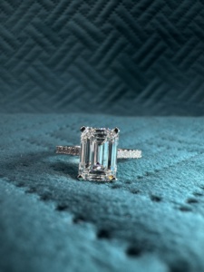 Magnifique bague en diamant émeraude cultivé en laboratoire de 3,48 carats en platine PT950 pour femmes - Product Image 6