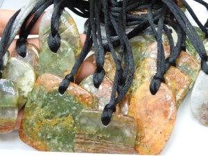 Pendentif en quartz naturel, pierre précieuse polie et lisse, forme fantaisie, fait main, pierre brute 40-50MM, sans placage - Product Image 5