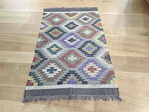 Tapis Kilim fait main à motif géométrique, tissage plat, laine acrylique, rectangulaire, pour salon, avec support en jute - Product Image 1