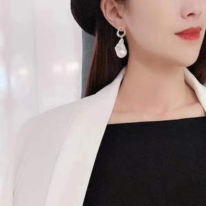 Pendientes Clásicos de Perlas Akoya de Agua Dulce de 11-12 mm, Oro de 18 Quilates con Cuentas de Oro Natural Dobles, Redondas, Impecables, de 6-7 mm - Product Image 3