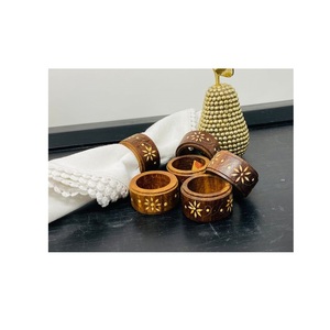 Magnifique porte-serviettes en bois, conçu pour enrichir les traditions culinaires, avec une fabrication exceptionnelle et un prestige durable. - Product Image 6