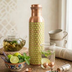 Botella de Agua de Cobre con Patrón de Puntos Verdes, Tapa de Rosca, Reutilizable para Viajes y Uso al Aire Libre, Aislamiento Térmico de 12-24 Horas, Impermeable - Product Image 2