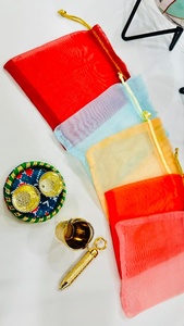 Exquisitos conjuntos festivos en miniatura hechos a mano, Thali para Pooja, bolsas de organza coloridas con cordón, pichkaris dorados y cubos. - Product Image 2