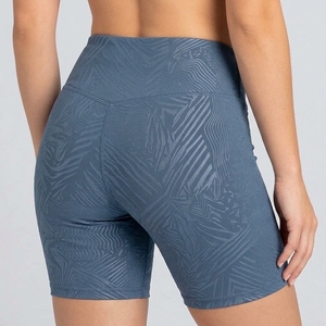 Shorts de danse pour femmes avec grip adhérent, tissu extensible respirant et maintien confortable pour la pratique de la danse - Product Image 4