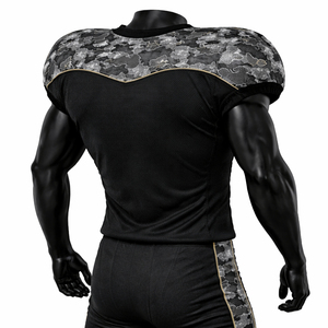 Tenue de football américain entièrement sublimée, logos personnalisés, évacuation de l'humidité, nom d'équipe personnalisé, uniforme de football américain durable - Product Image 4