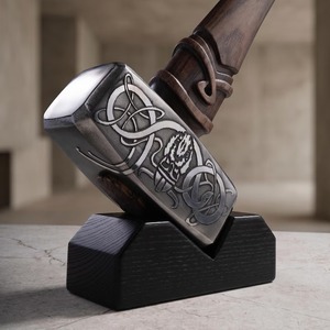 Marteau Viking gravé avec manche en bois, face carrée, réplique décorative faite à la main - Product Image 6