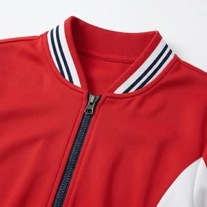 Chaqueta Bomber Deportiva para Hombre, Estilo Universitario, Bloques de Color Rojo y Blanco, Cierre Completo, Logotipo Personalizado, Cuello y Puños Acanalados a Rayas - Product Image 2